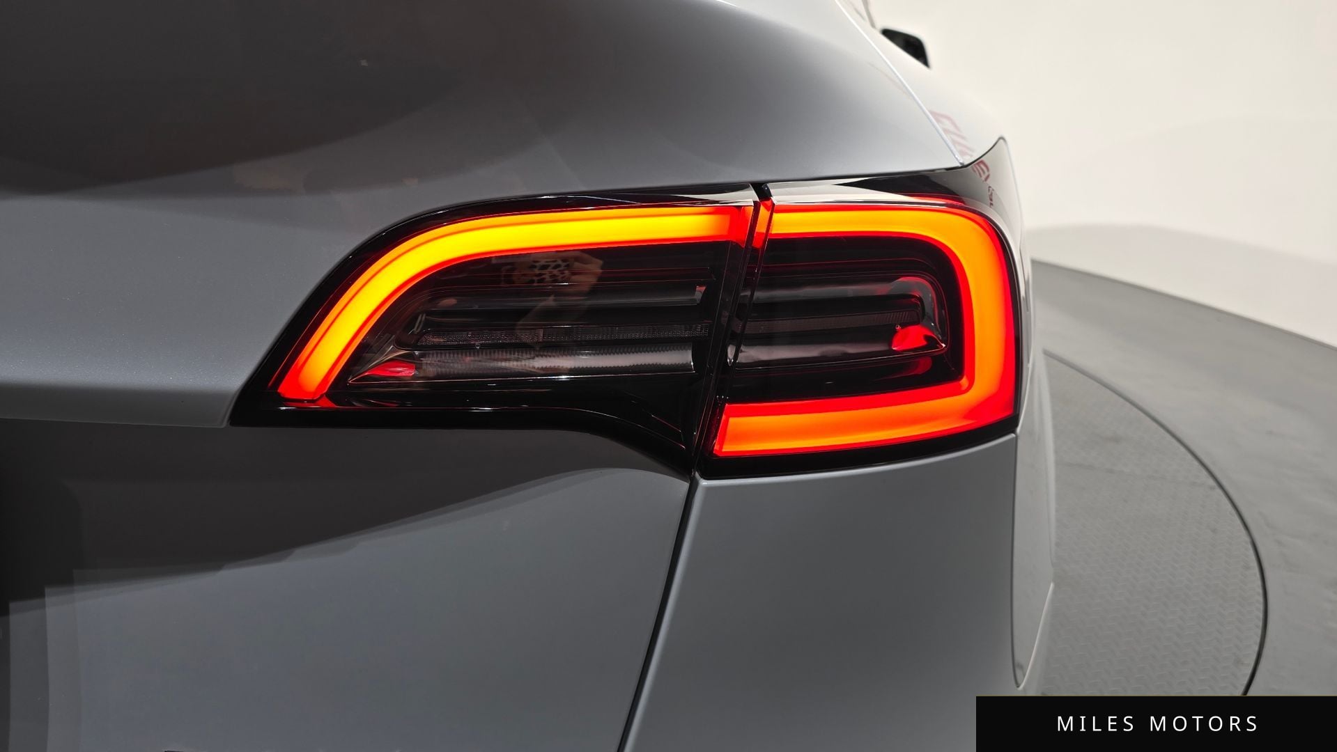 Tesla Model Y 2022 — миниатюра 8