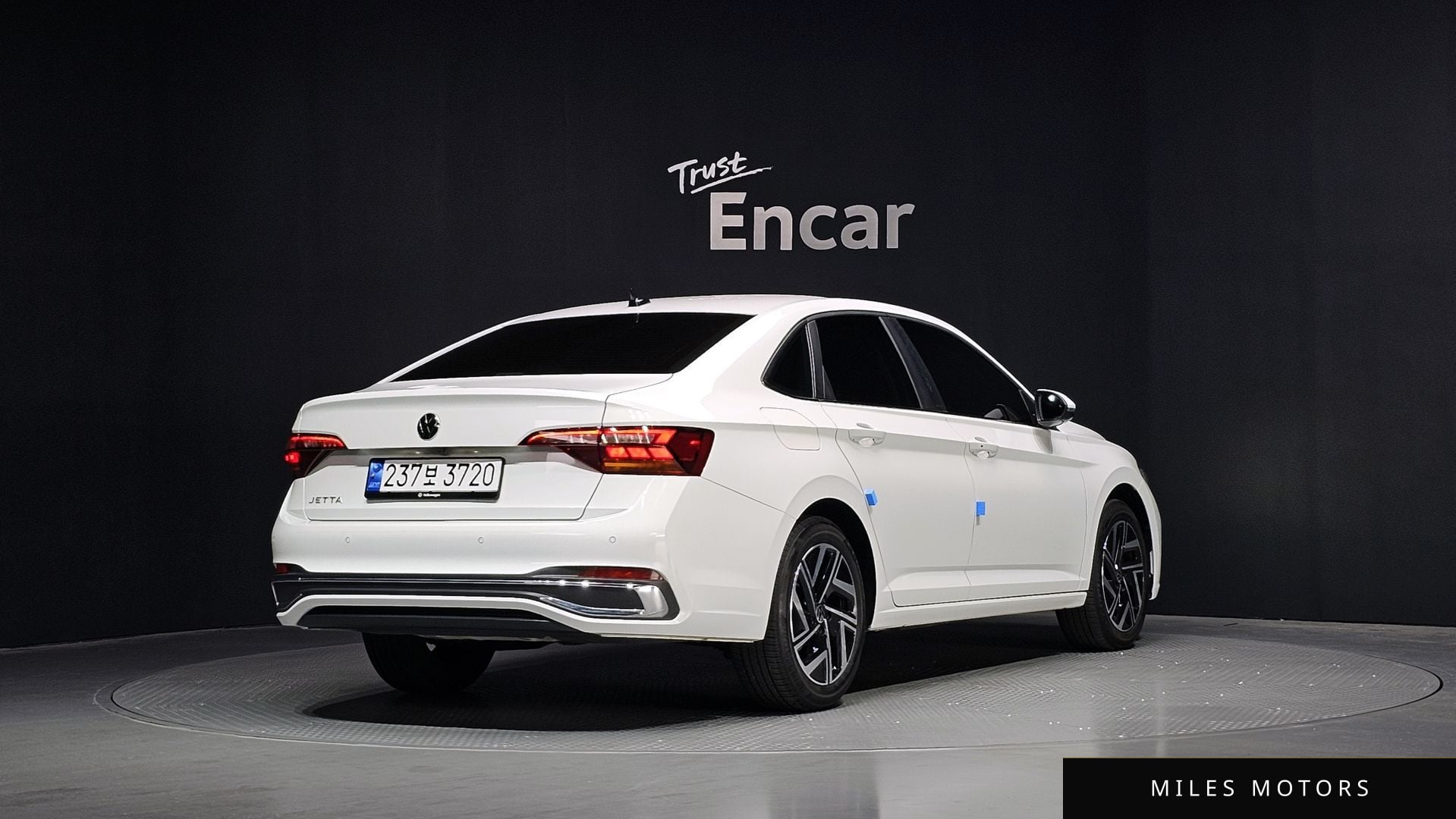 Volkswagen Jetta 2023 — миниатюра 2