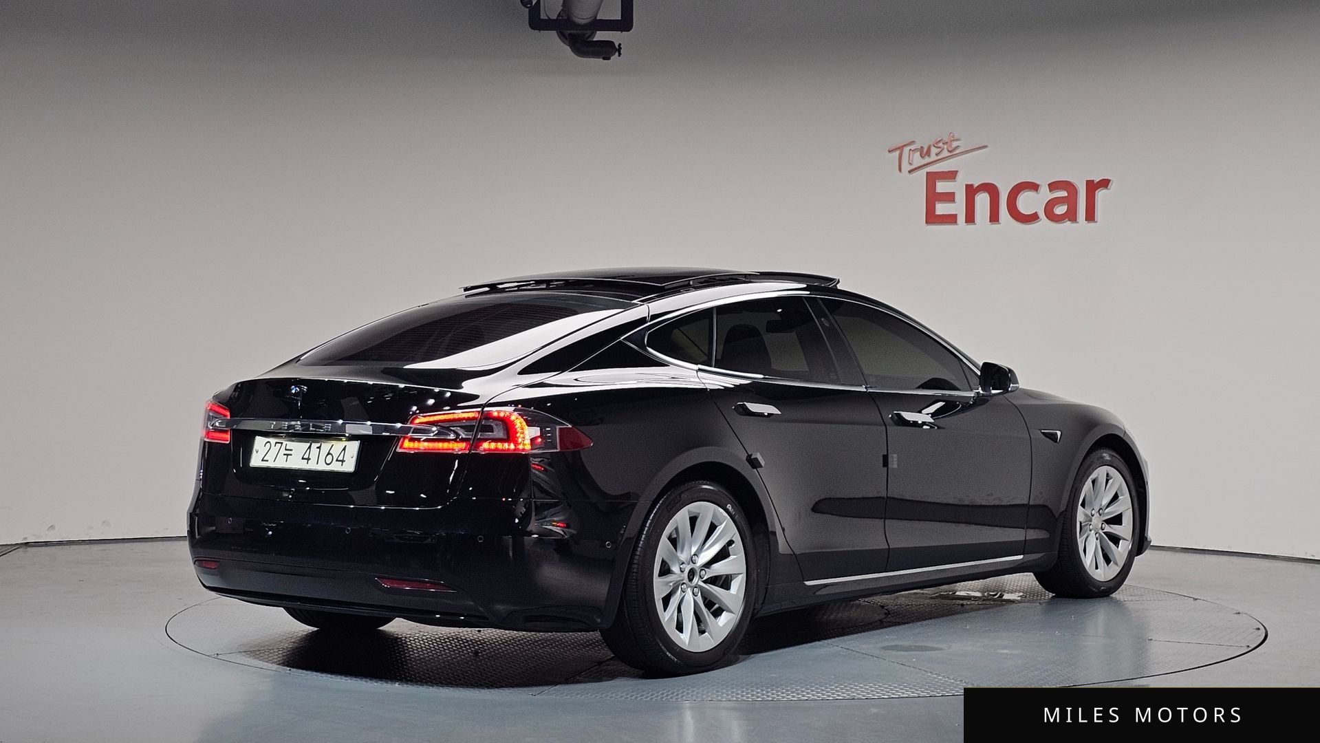 Tesla Model S 2017 — миниатюра 2