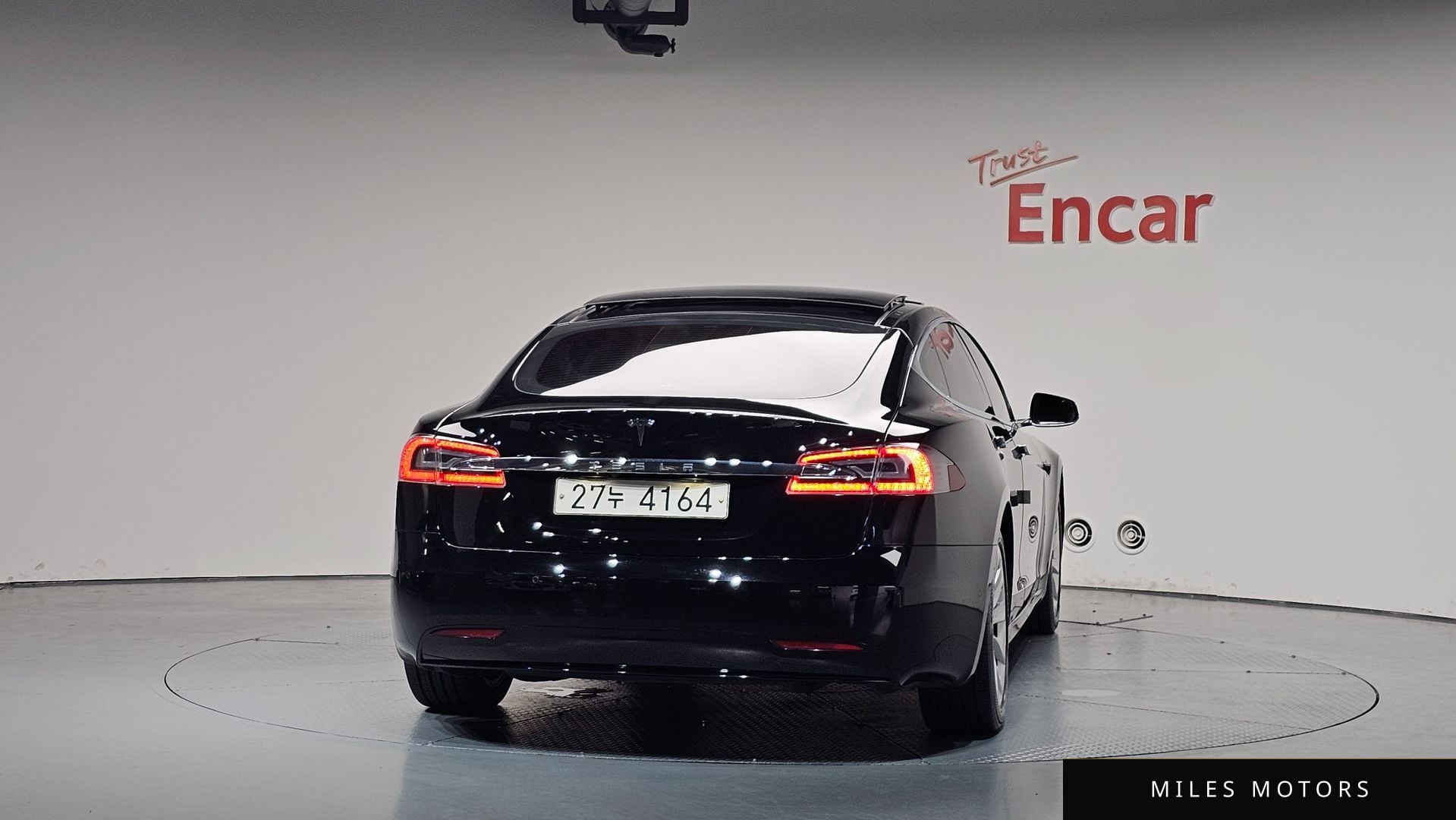 Tesla Model S 2017 — миниатюра 4