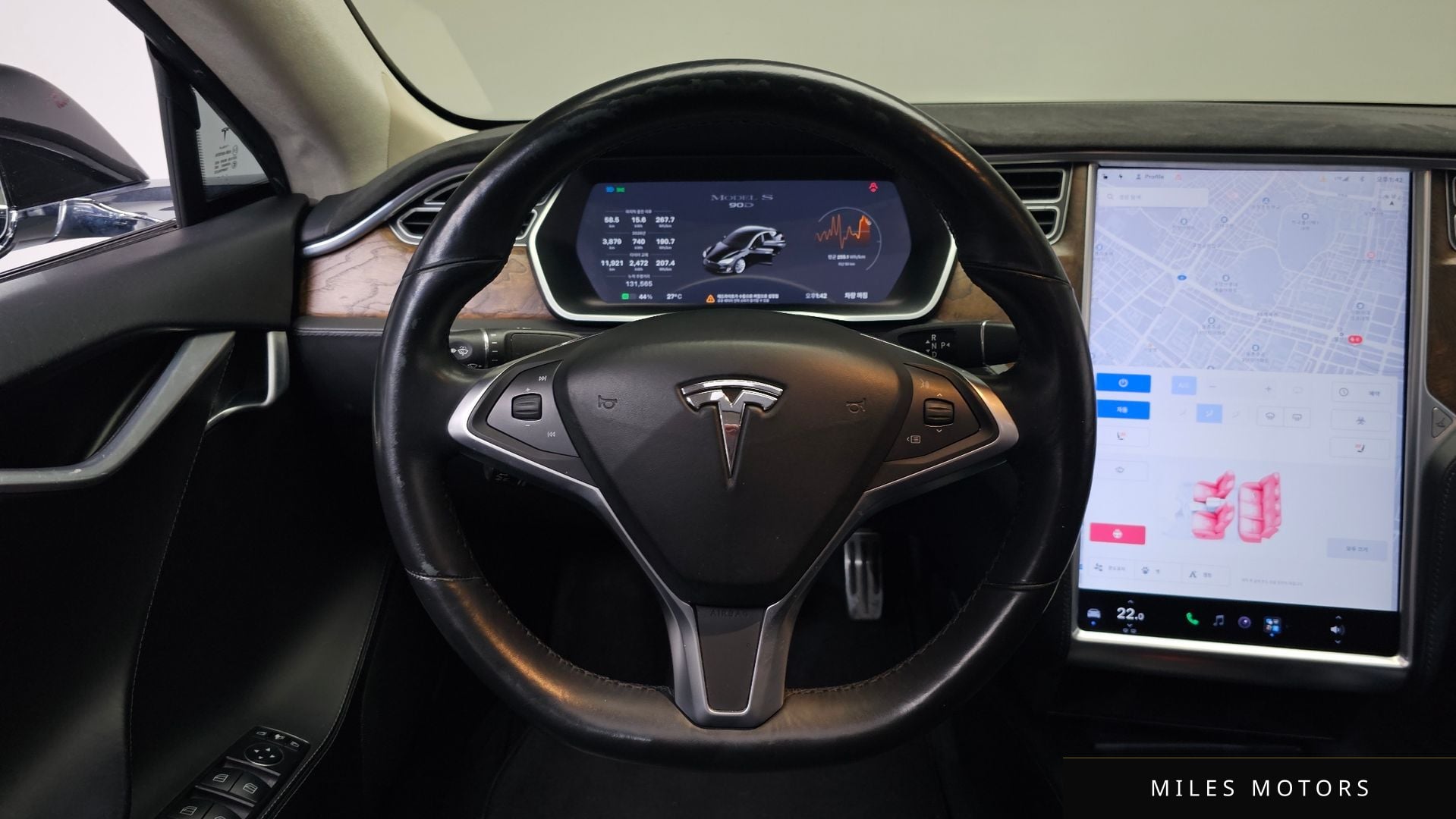 Tesla Model S 2017 — миниатюра 12