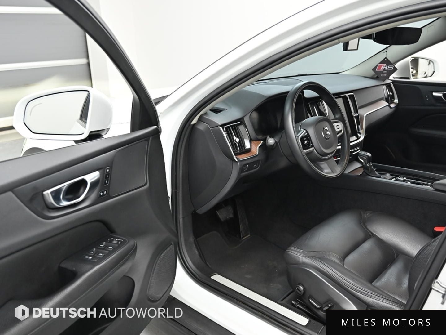 Volvo V60 2020 — миниатюра 11