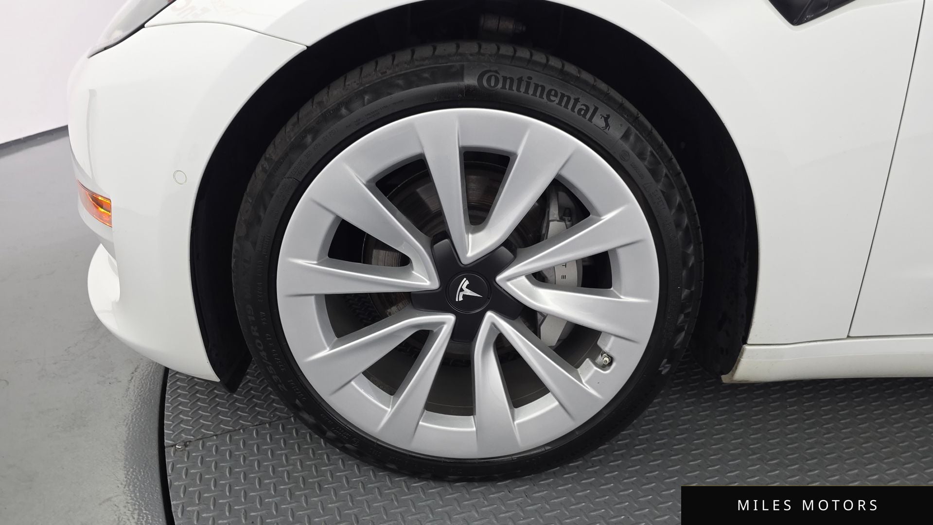 Tesla Model 3 2022 — миниатюра 5