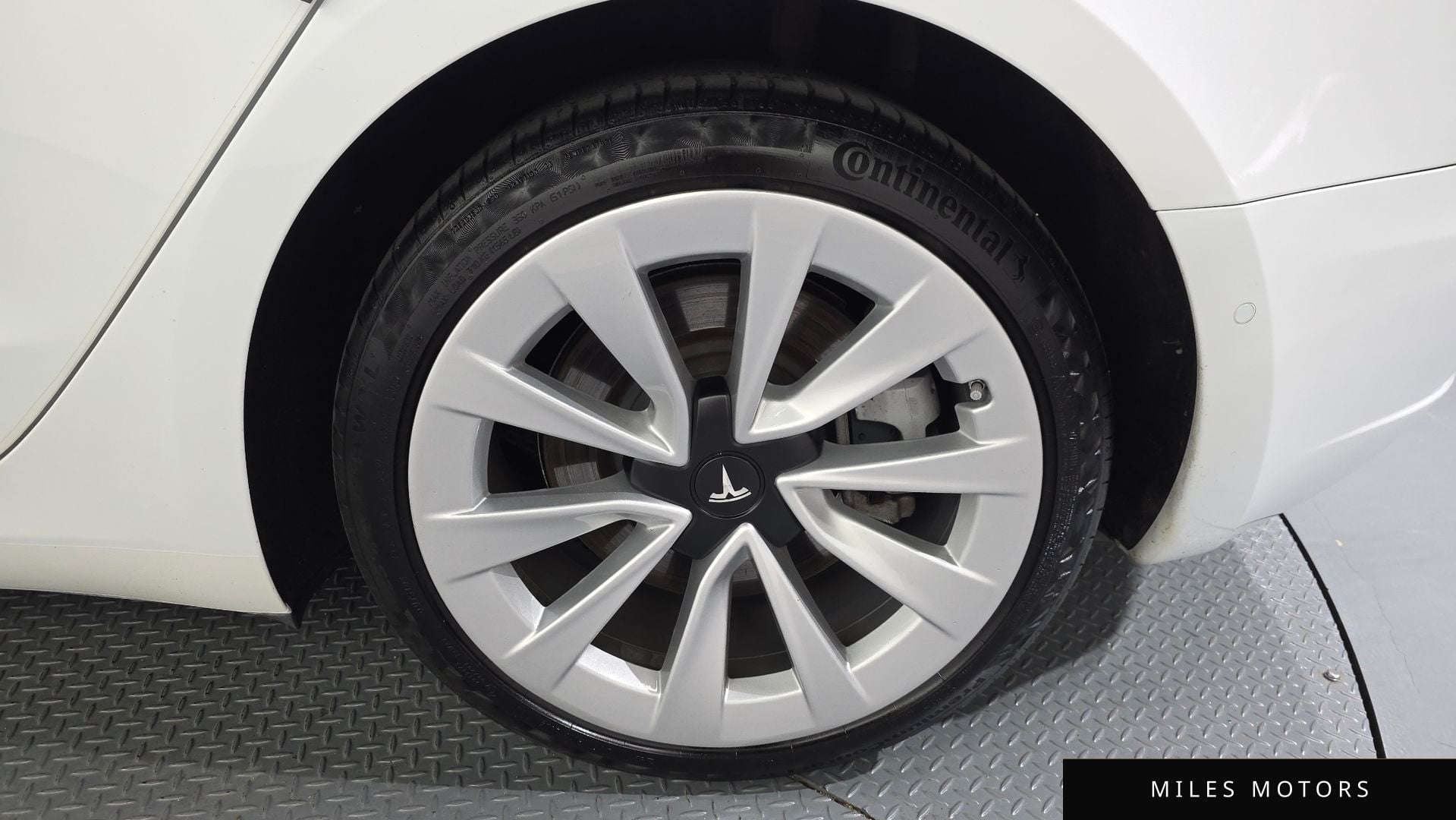 Tesla Model 3 2022 — миниатюра 7