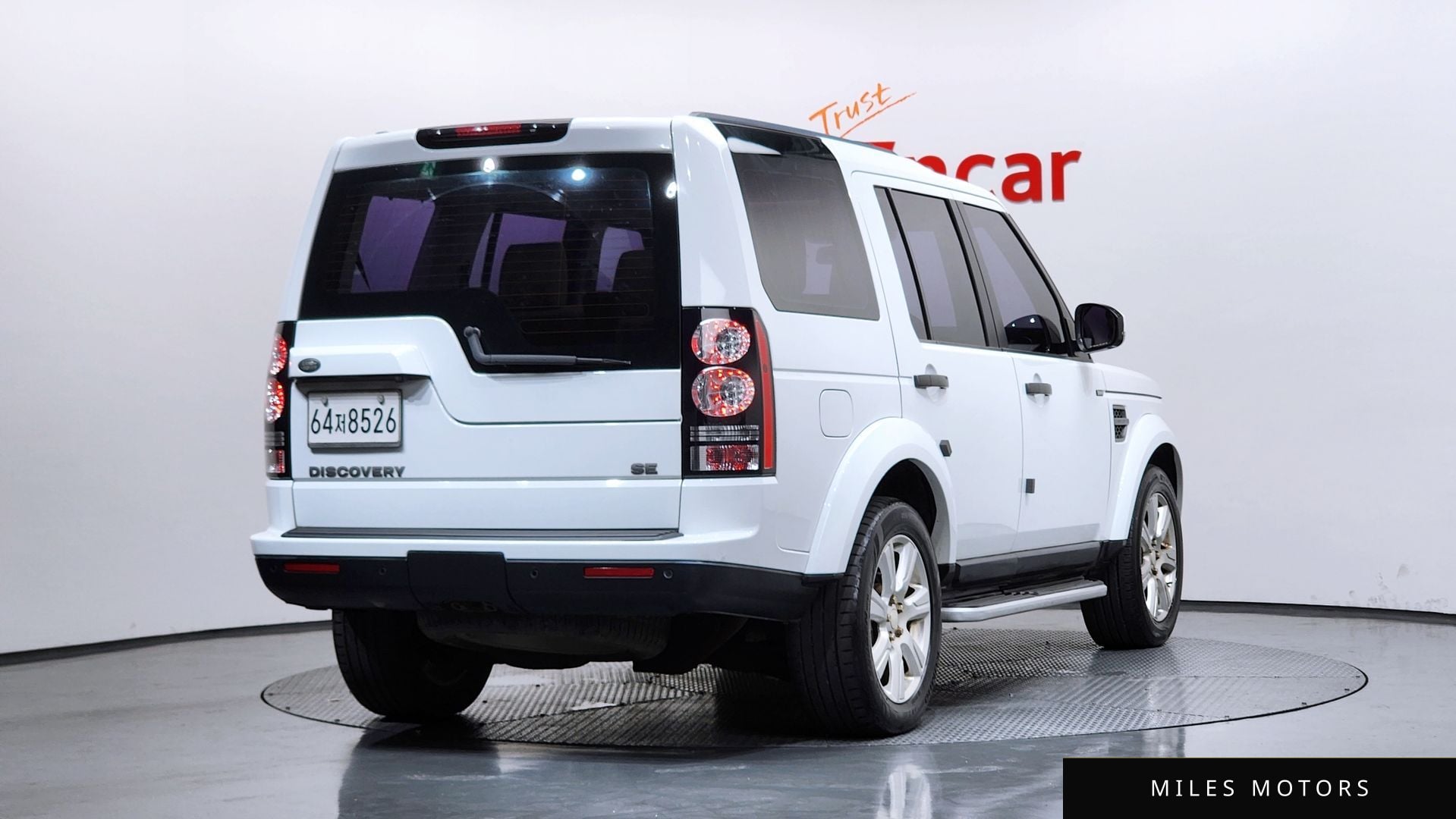 Land Rover Discovery 2014 — миниатюра 2