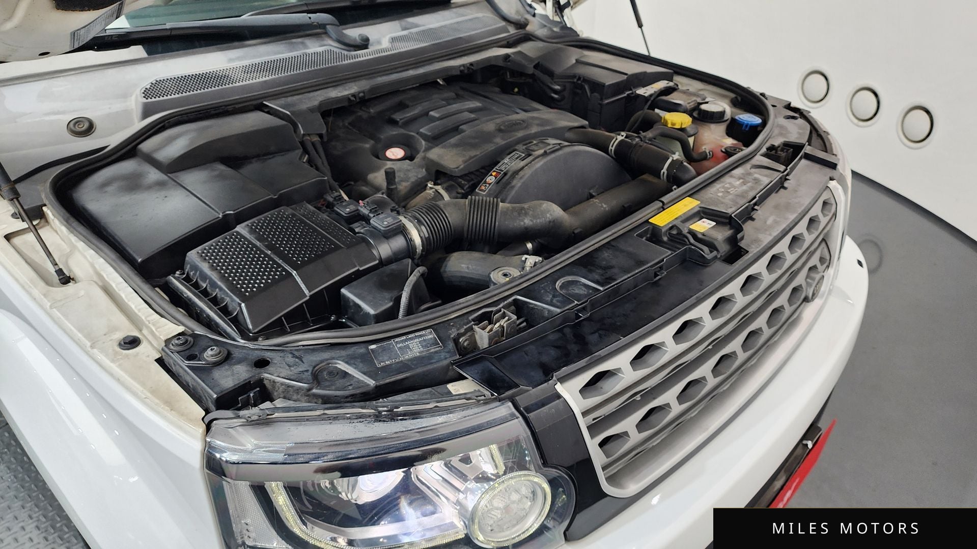 Land Rover Discovery 2014 — миниатюра 6