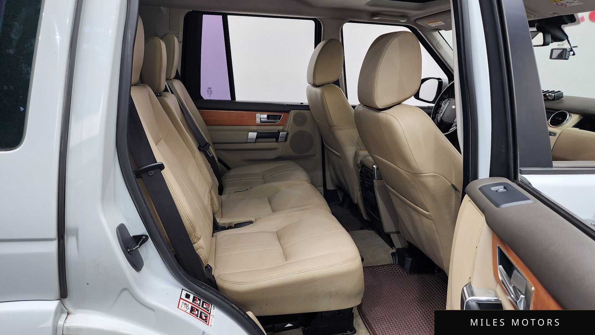 Land Rover Discovery 2014 — миниатюра 11