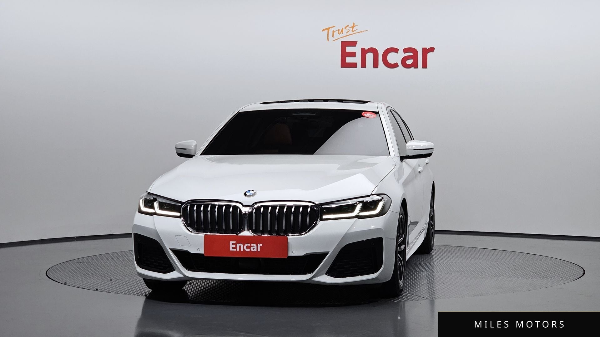 BMW 5 Series (G30) 2021 — миниатюра 3