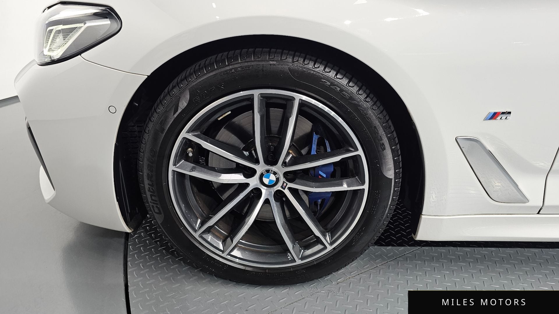 BMW 5 Series (G30) 2021 — миниатюра 5