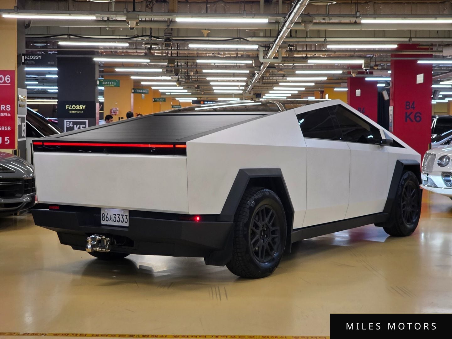 Tesla Cybertruck 2026 — миниатюра 4