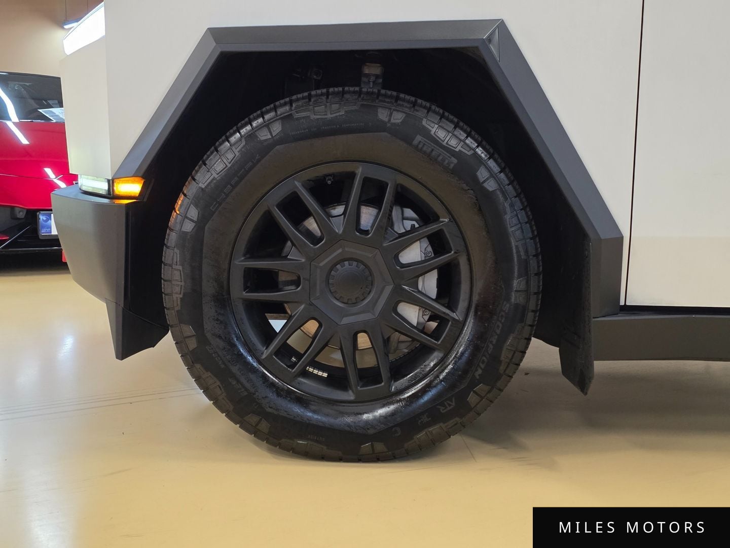 Tesla Cybertruck 2026 — миниатюра 5