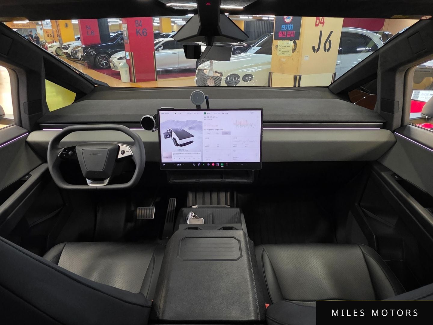 Tesla Cybertruck 2026 — миниатюра 7