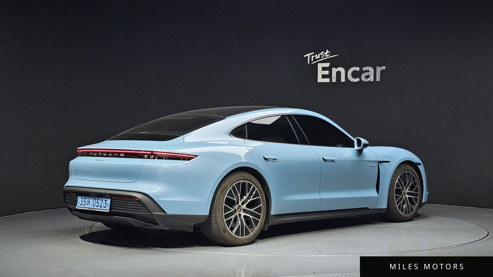 Porsche Taycan 2024 — миниатюра 2