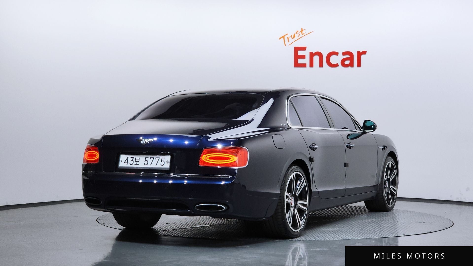 Bentley Flying Spur 2015 — миниатюра 2