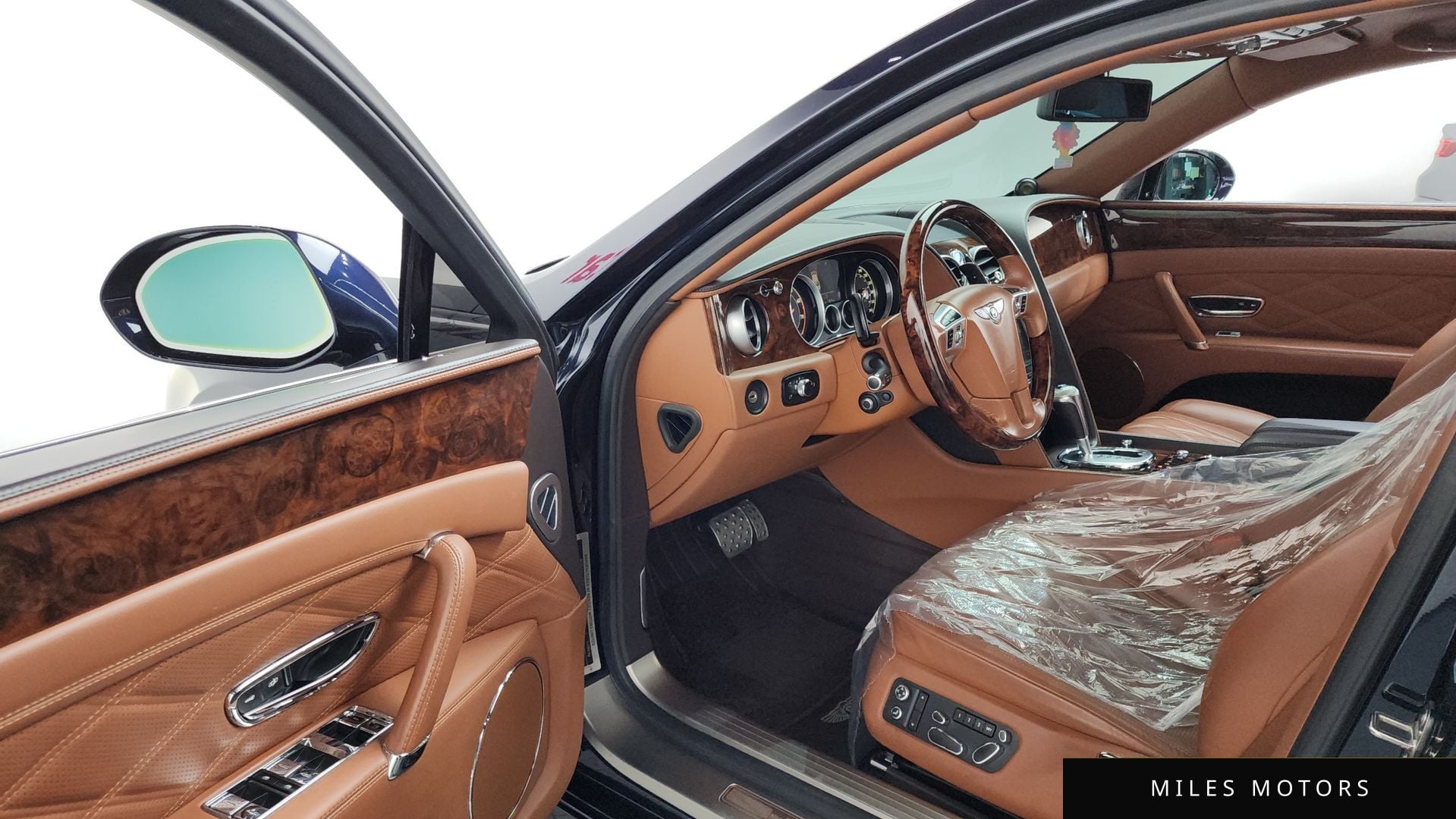 Bentley Flying Spur 2015 — миниатюра 10