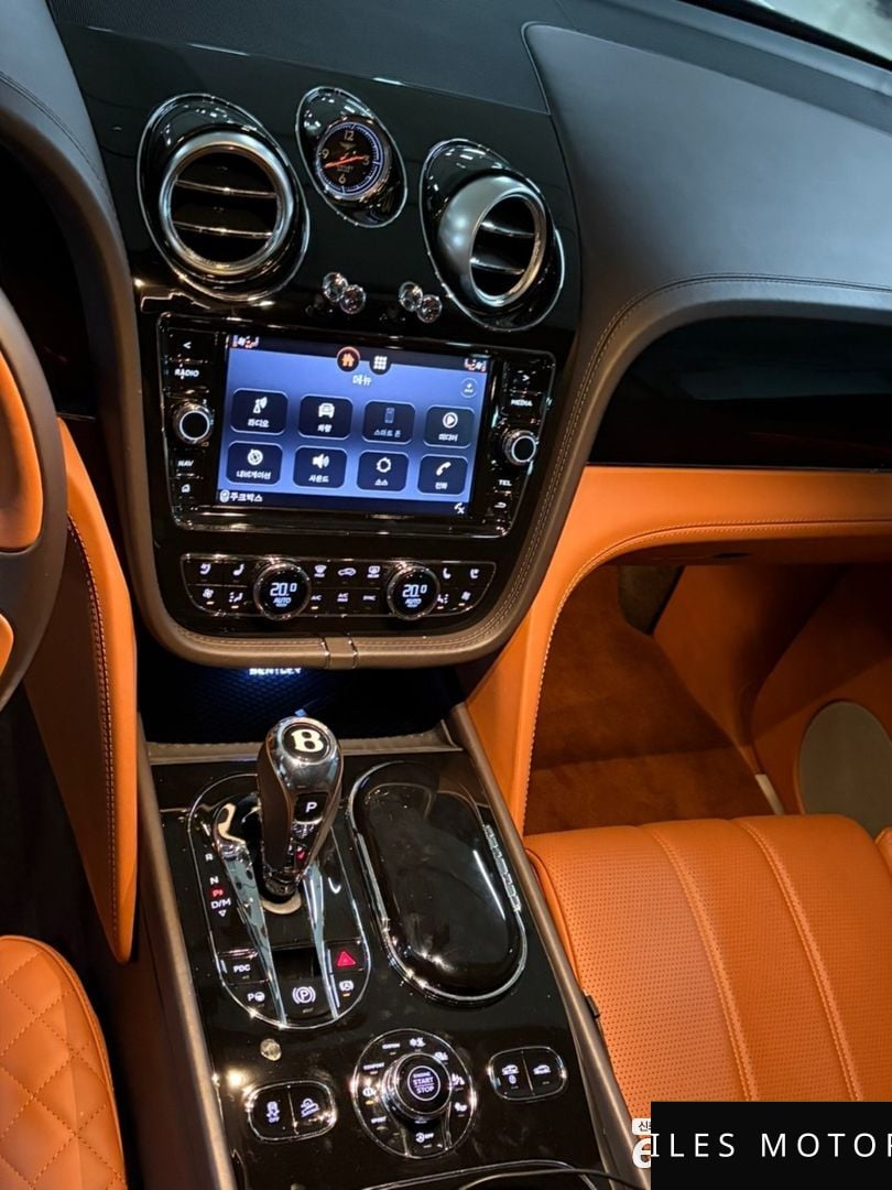 Bentley Bentayga 2017 — миниатюра 12