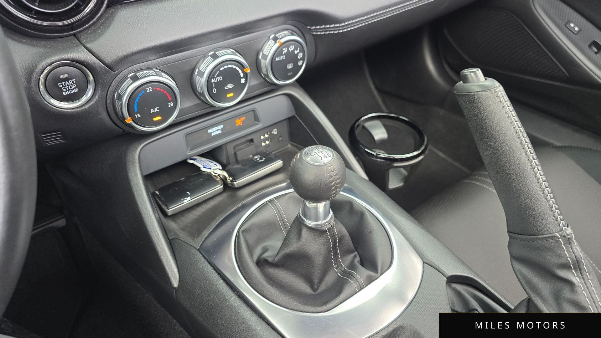 Mazda MX-5 MIATA 2022 — миниатюра 9