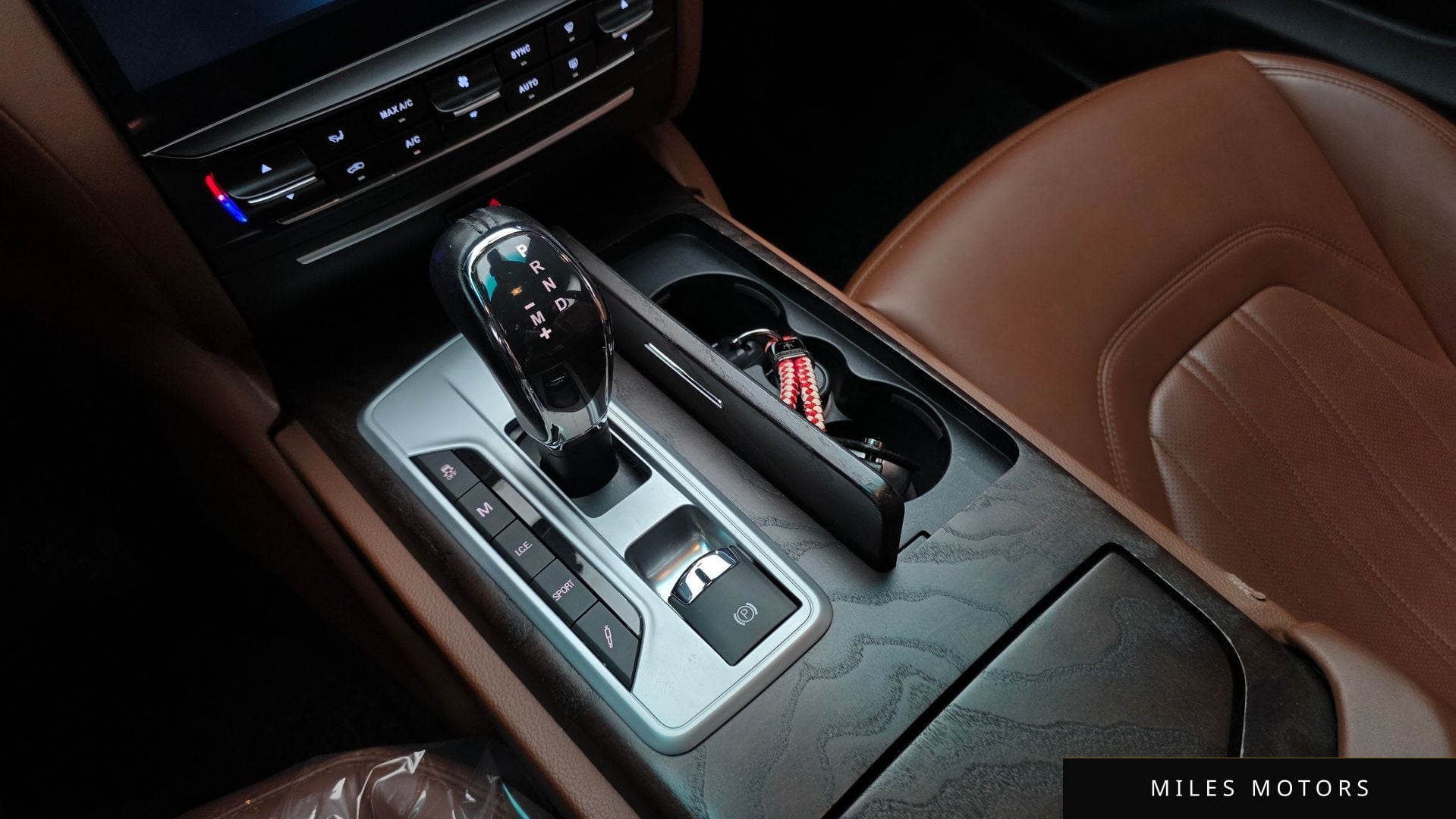 Maserati Quattroporte 2016 — миниатюра 9