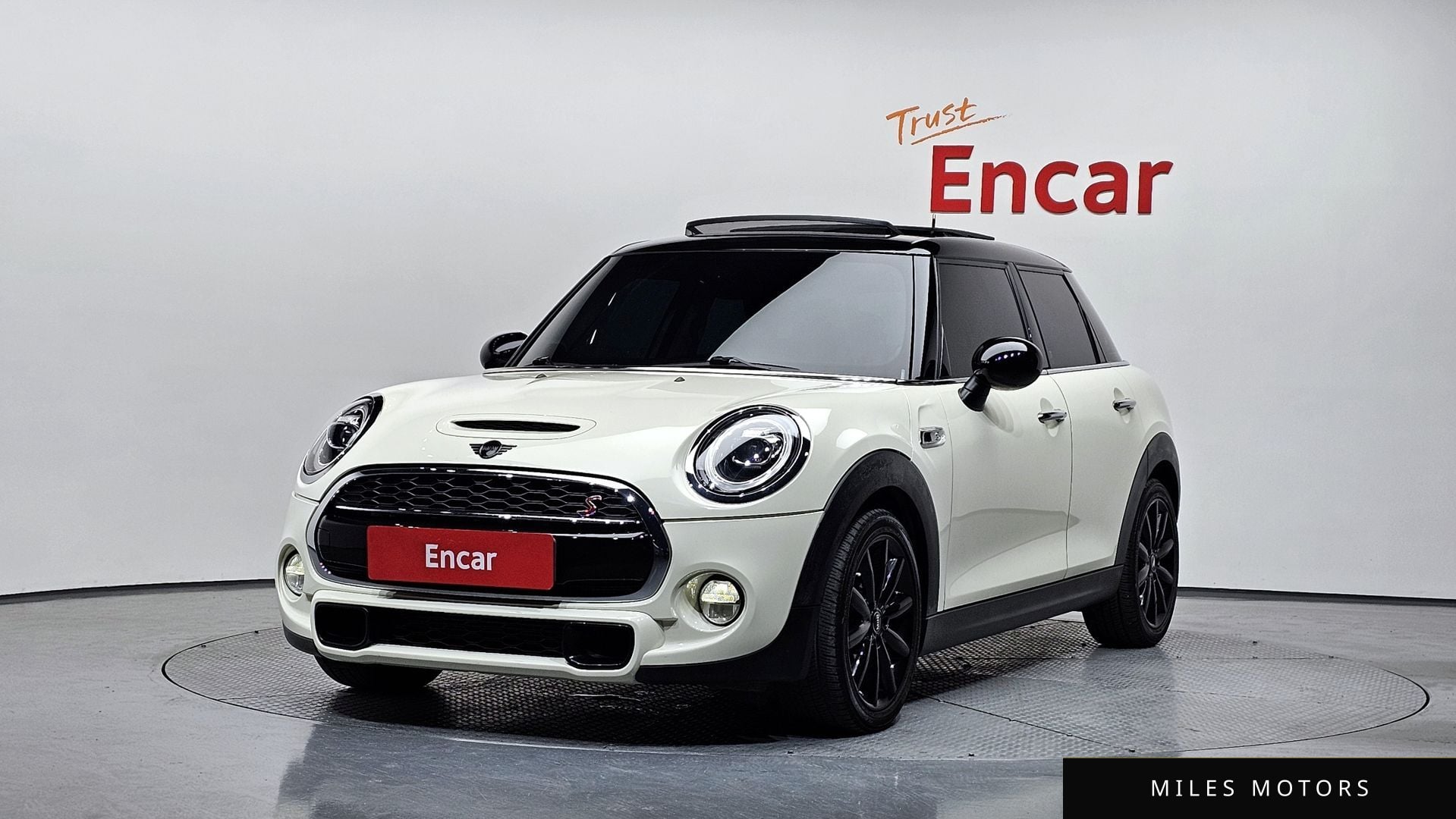 MINI Cooper S 2019 — фото 1 из 12