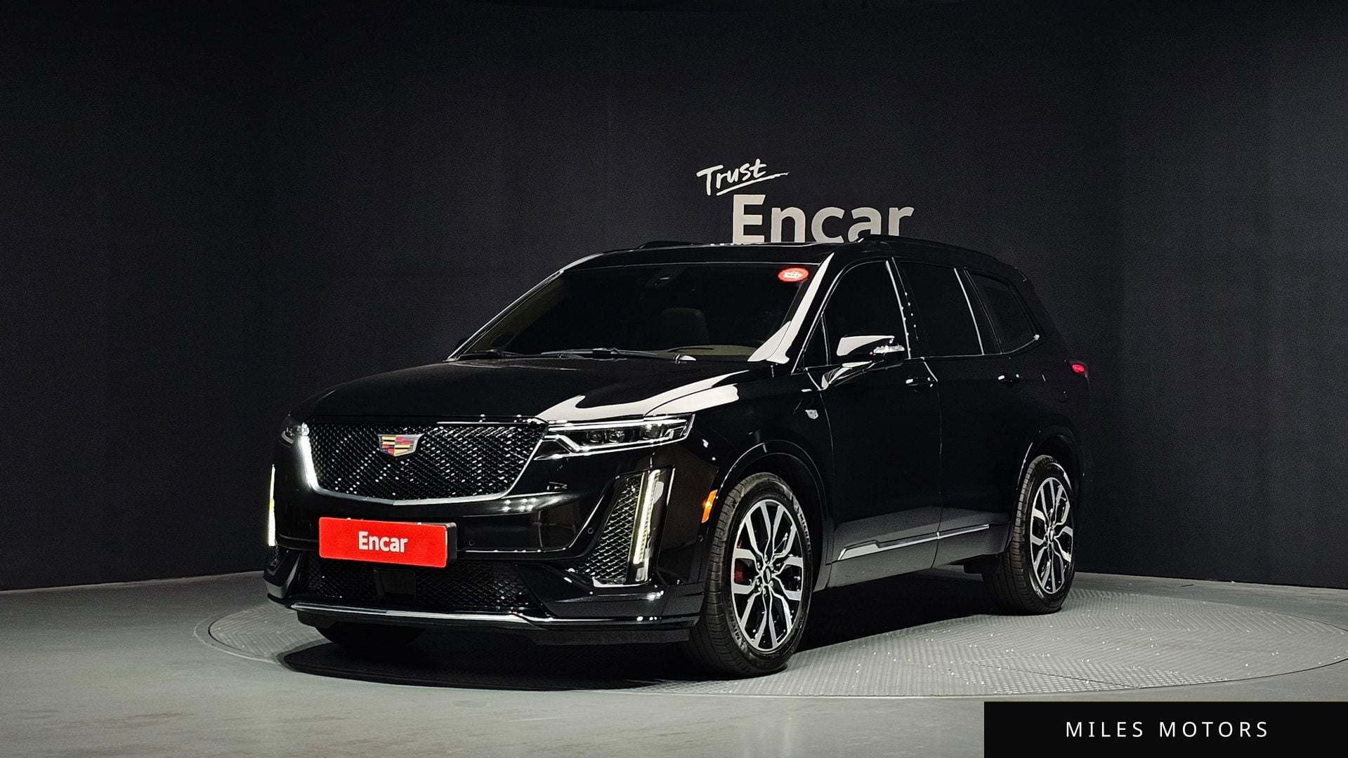 Cadillac XT6 2024 — фото 1 из 12