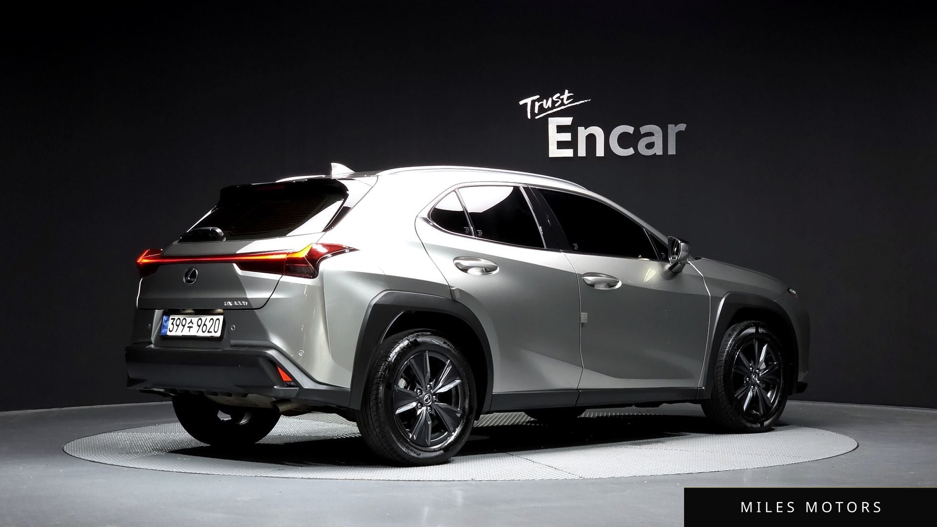 Лексус UX300h 2025 — миниатюра 2