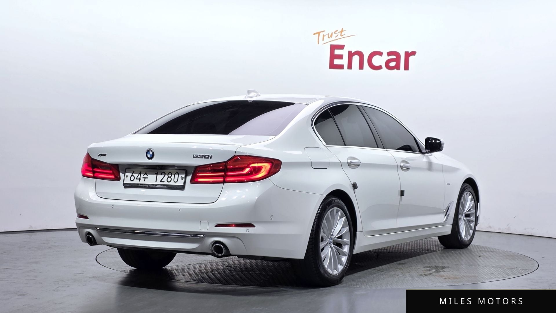 BMW 5 Series (G30) 2018 — миниатюра 2