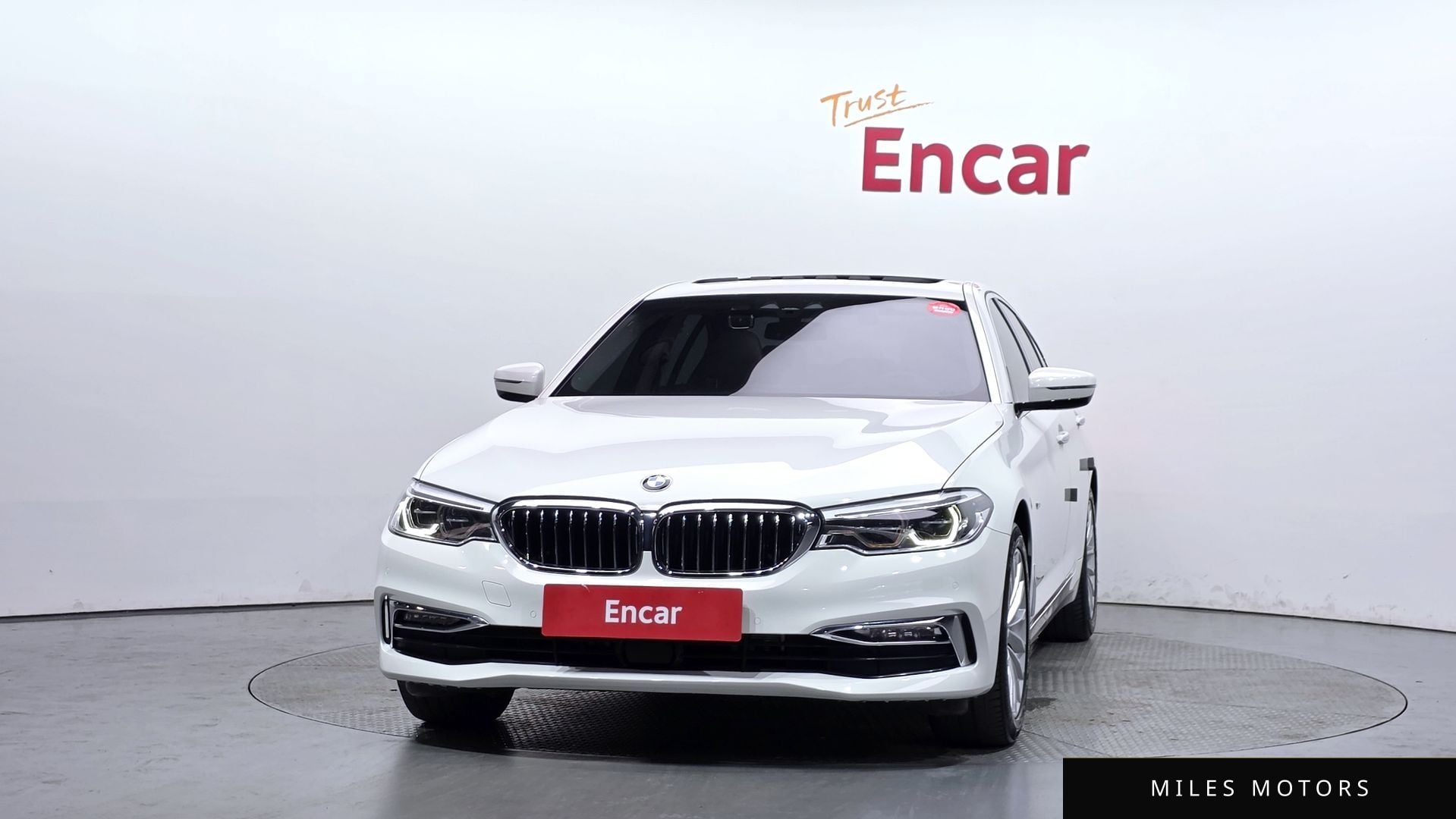 BMW 5 Series (G30) 2018 — миниатюра 3