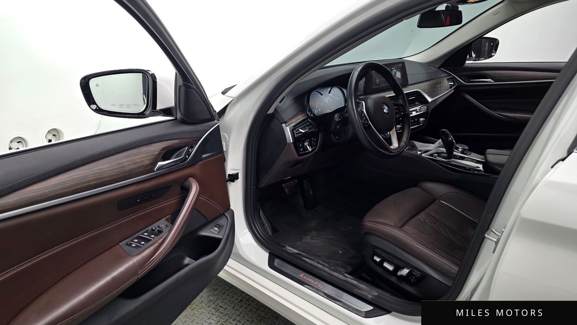 BMW 5 Series (G30) 2018 — миниатюра 11