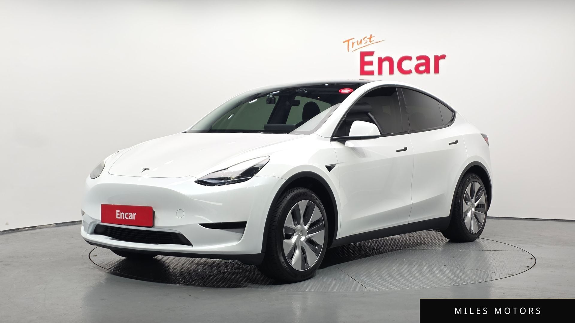 Tesla Model Y 2024 — фото 1 из 12