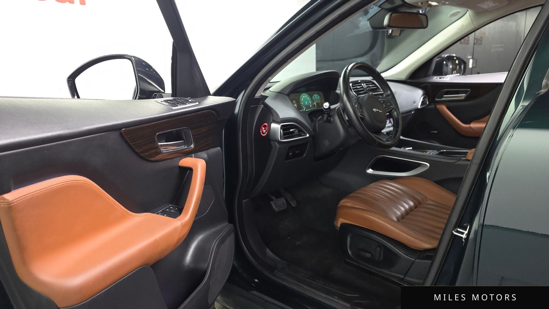 Jaguar F-PACE 2017 — миниатюра 10