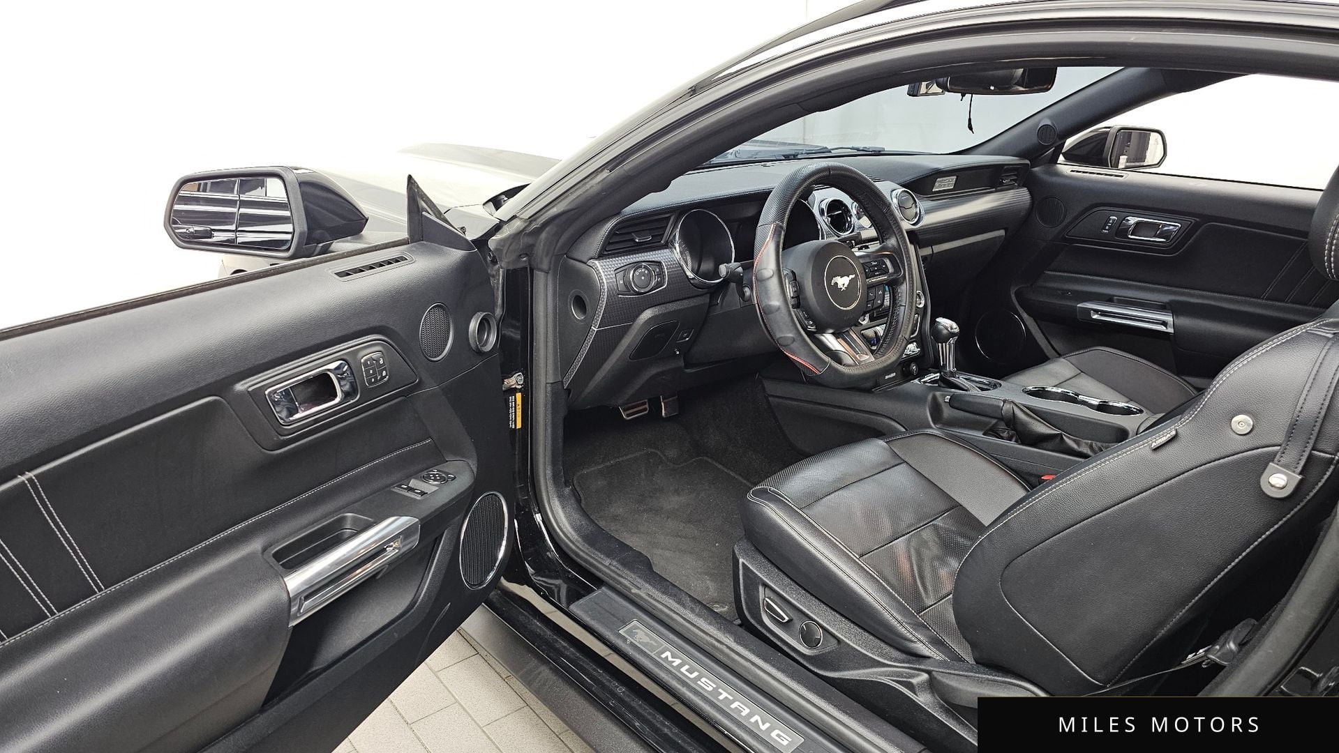 Ford Mustang 2017 — миниатюра 10