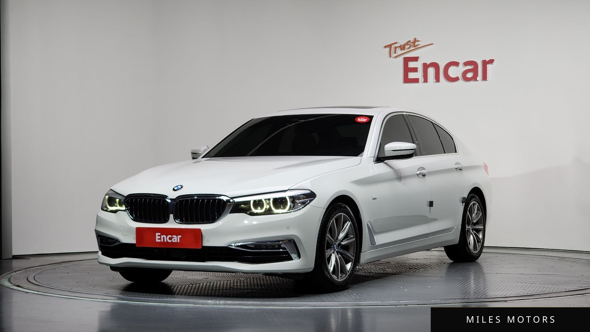 BMW 5 Series (G30) 2018 — фото 1 из 10