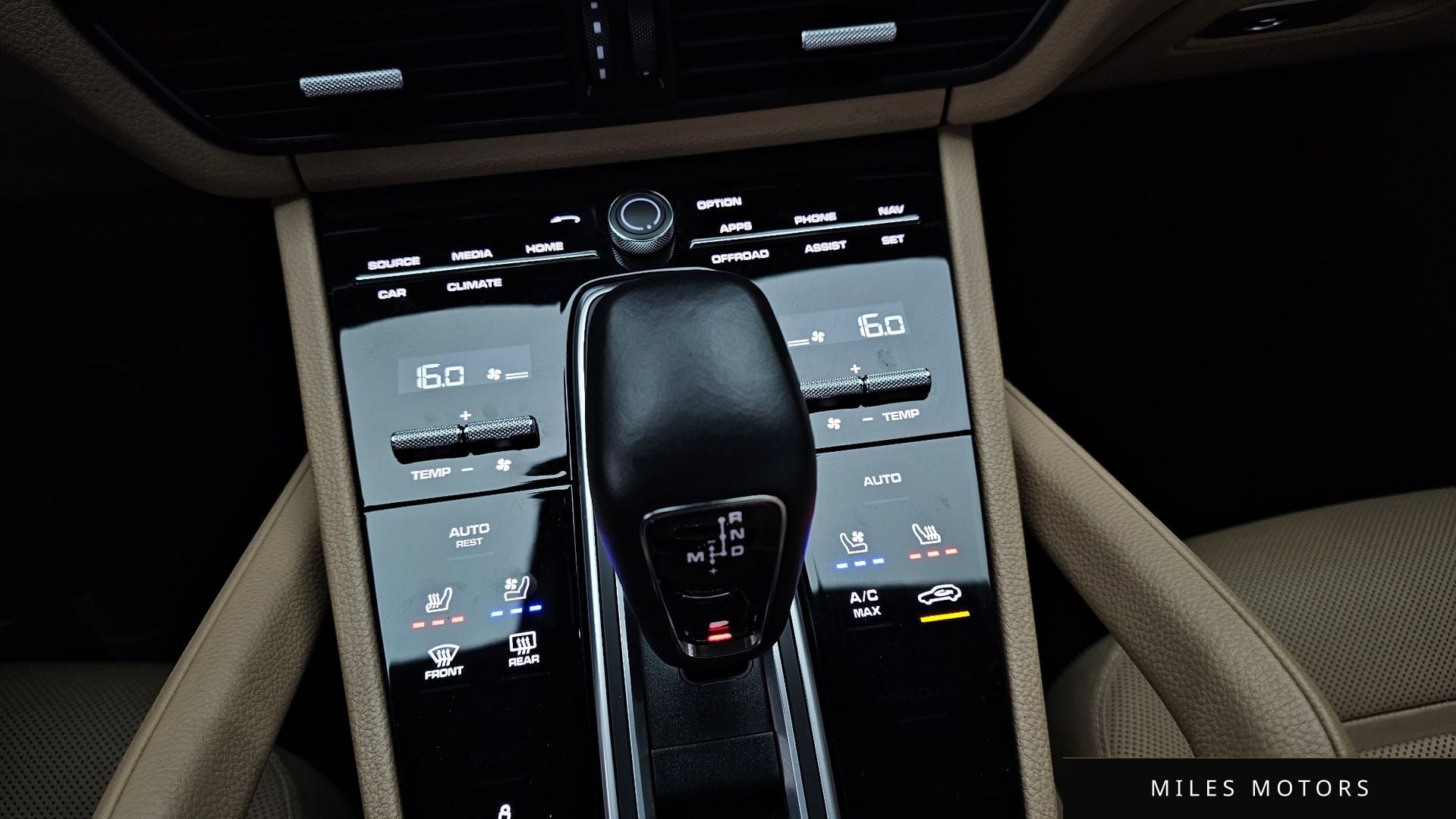 Porsche Cayenne 2023 — миниатюра 11