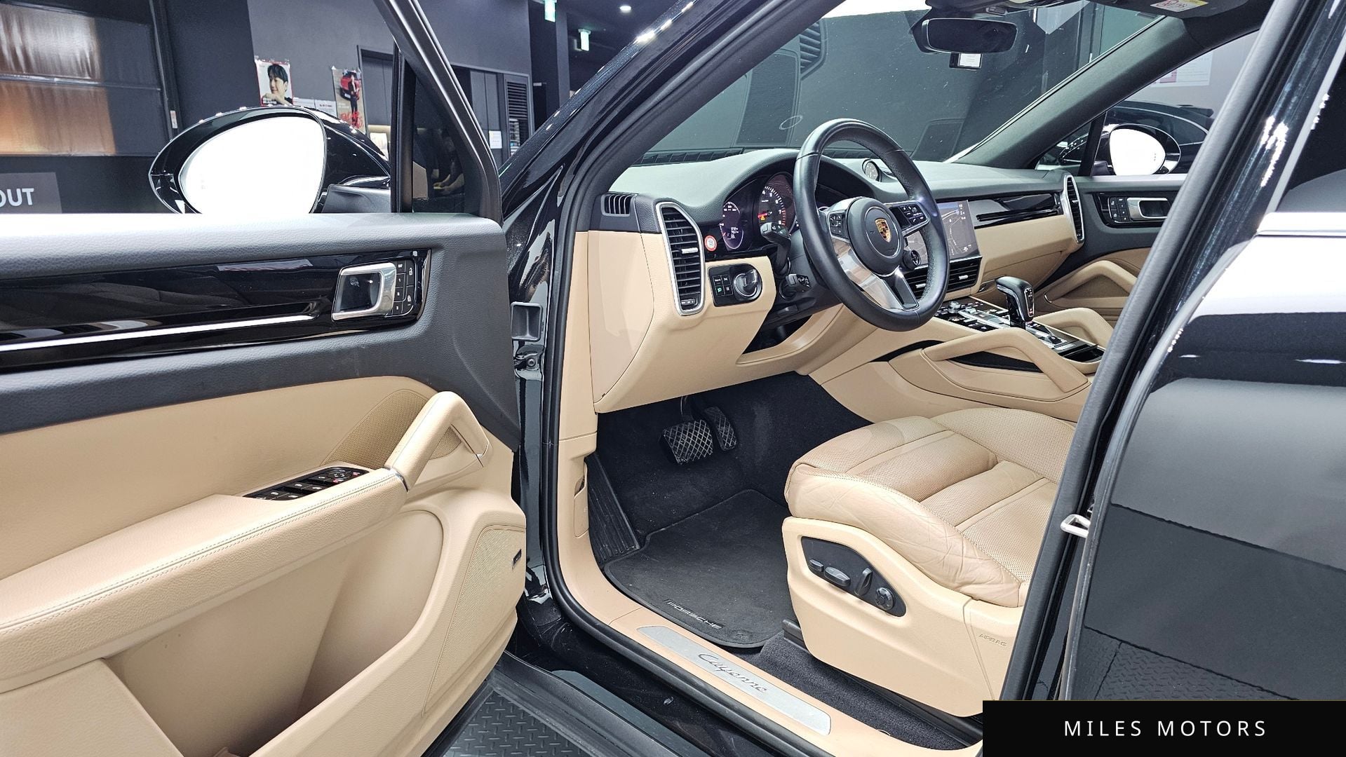 Porsche Cayenne 2023 — миниатюра 12