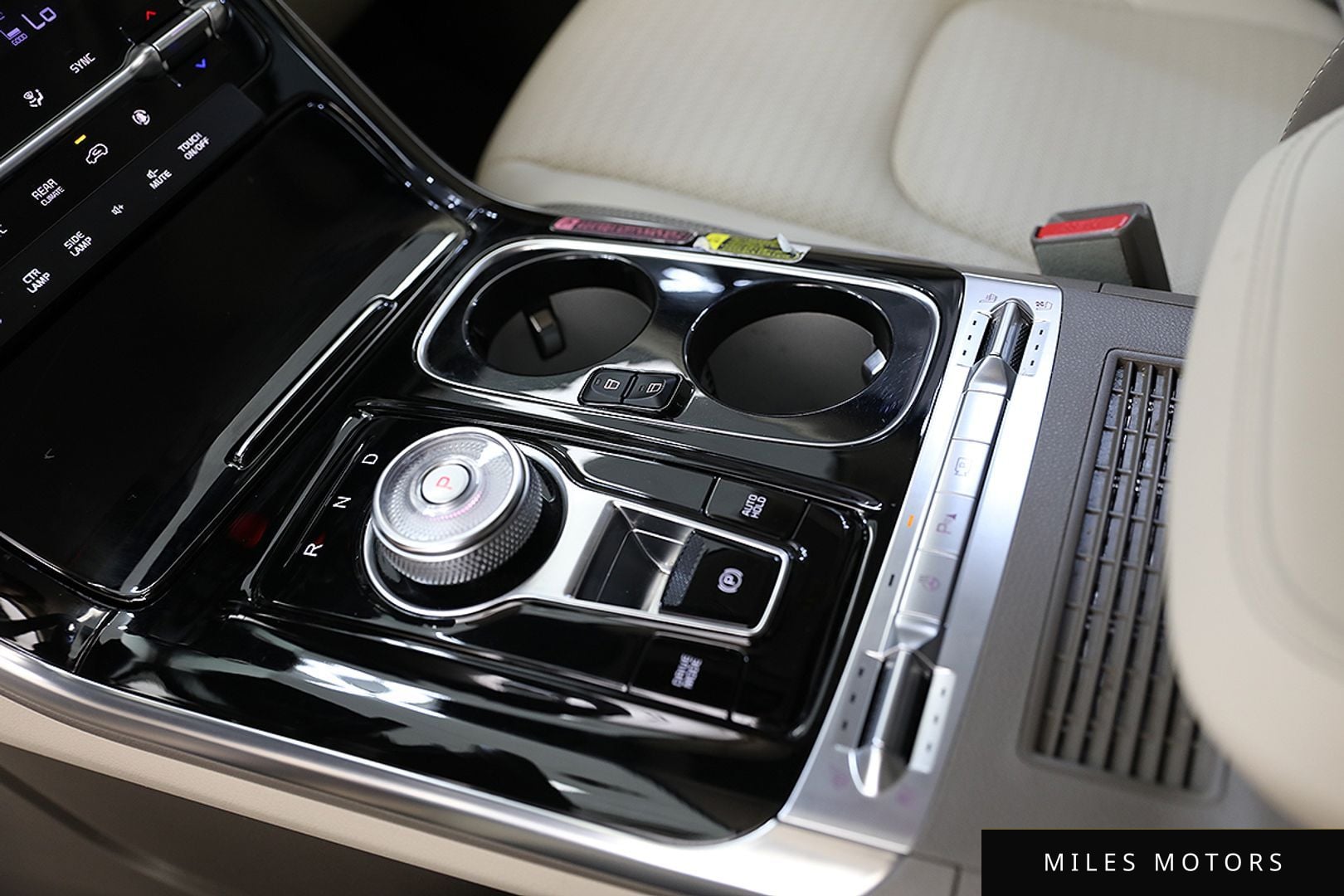 Kia Carnival 2021 — миниатюра 8
