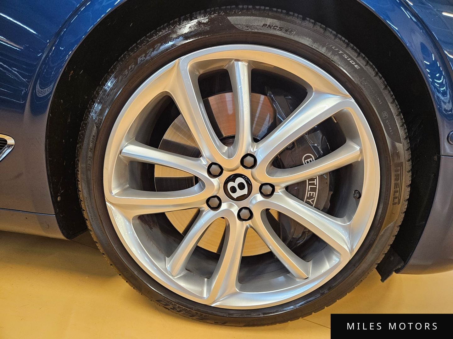Bentley Continental GT 2023 — миниатюра 5