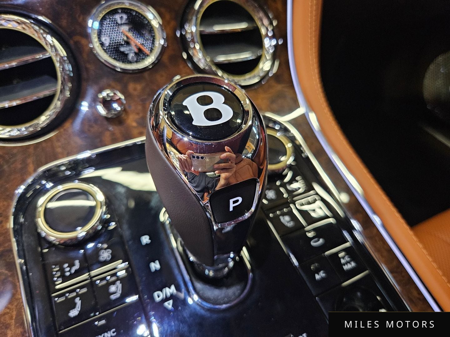 Bentley Continental GT 2023 — миниатюра 9