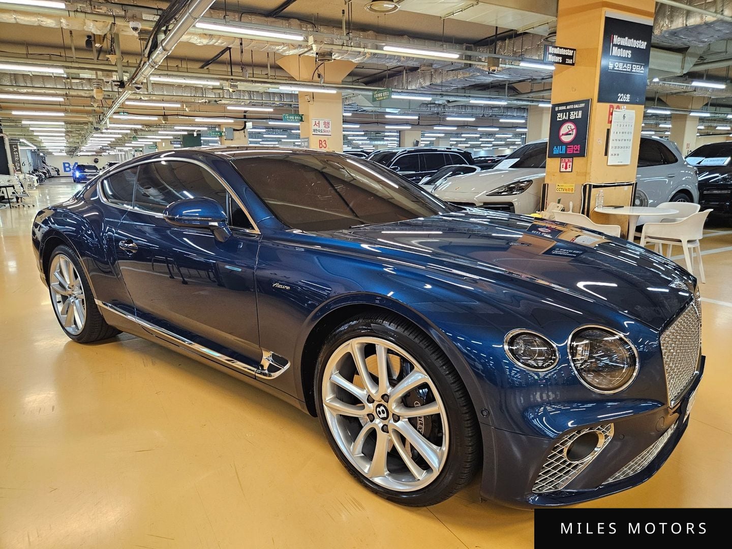 Bentley Continental GT 2023 — миниатюра 11