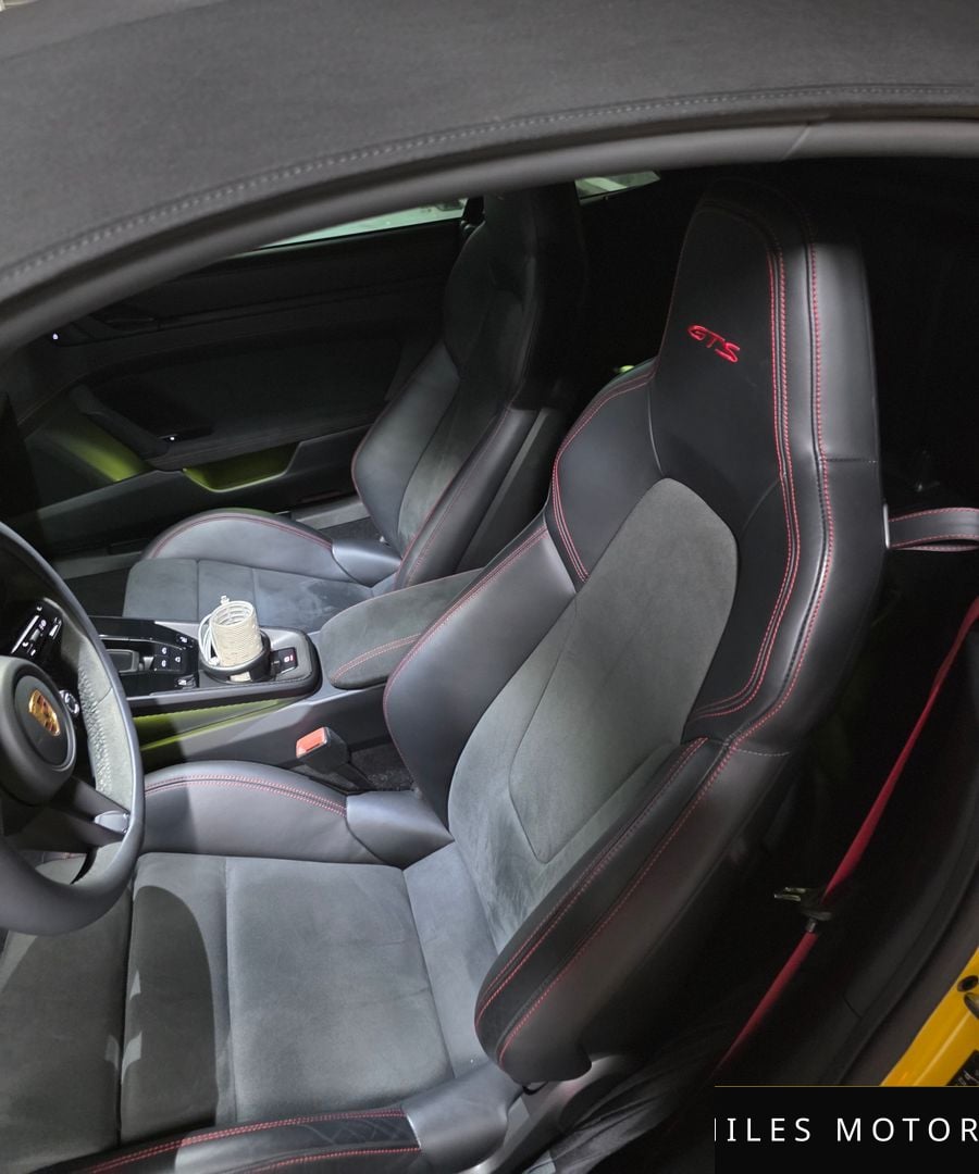 Porsche 911 (992) 2022 — миниатюра 7