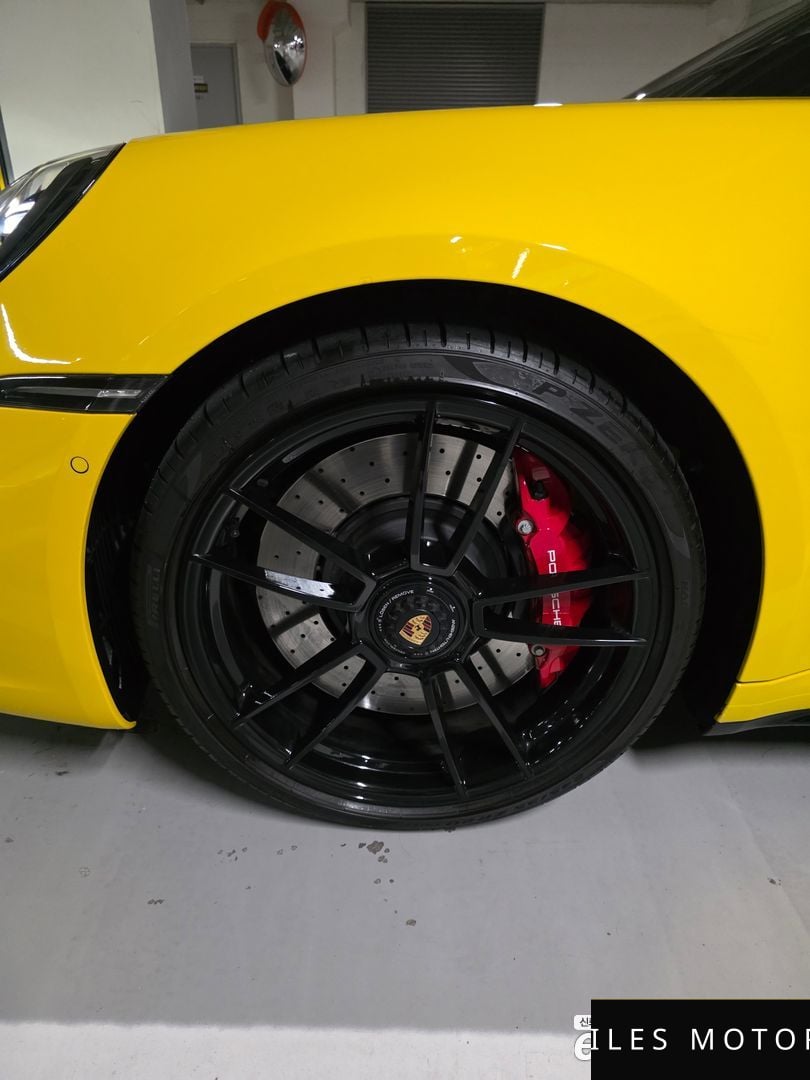 Porsche 911 (992) 2022 — миниатюра 9