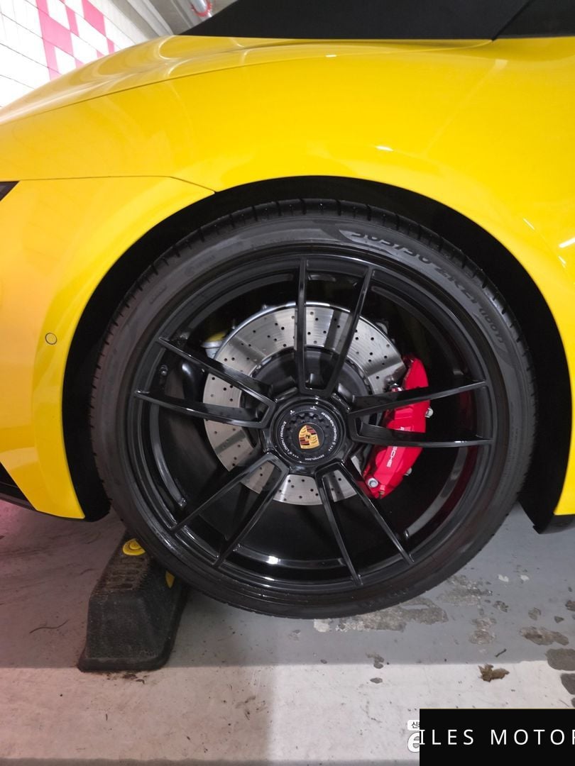Porsche 911 (992) 2022 — миниатюра 12
