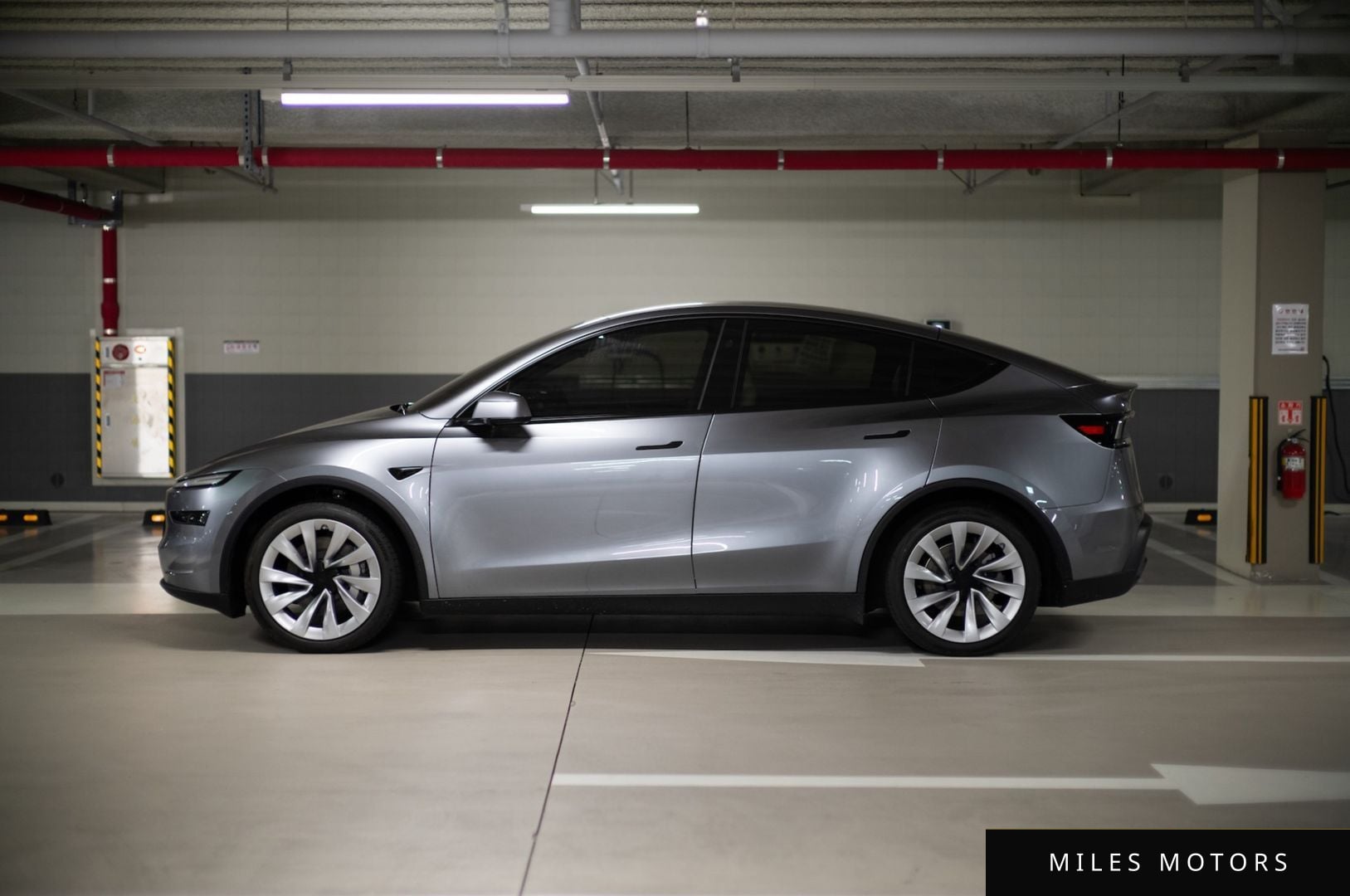 Tesla Model Y 2025 — миниатюра 2