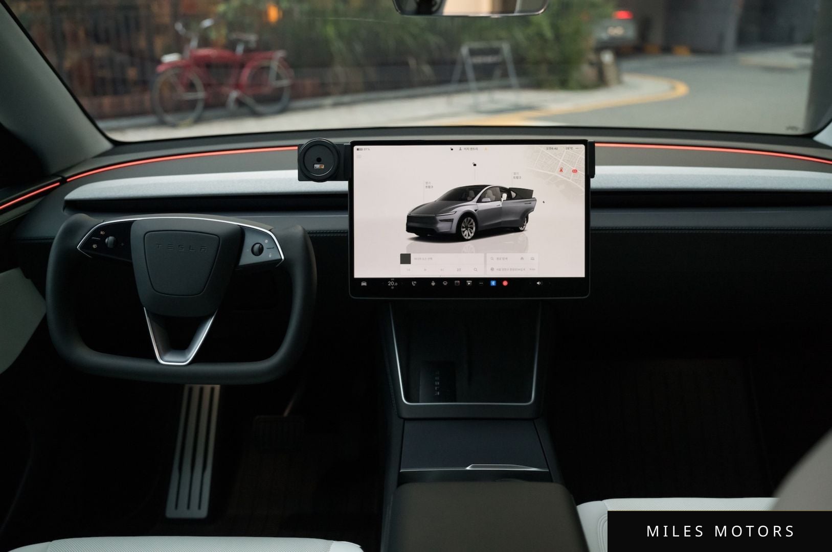 Tesla Model Y 2025 — миниатюра 9