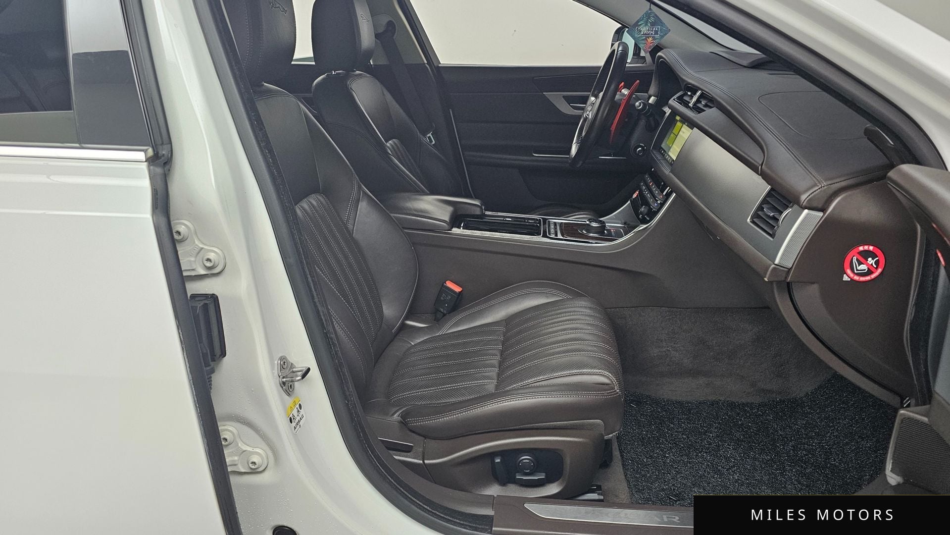 Jaguar XF (X260) 2017 — миниатюра 10