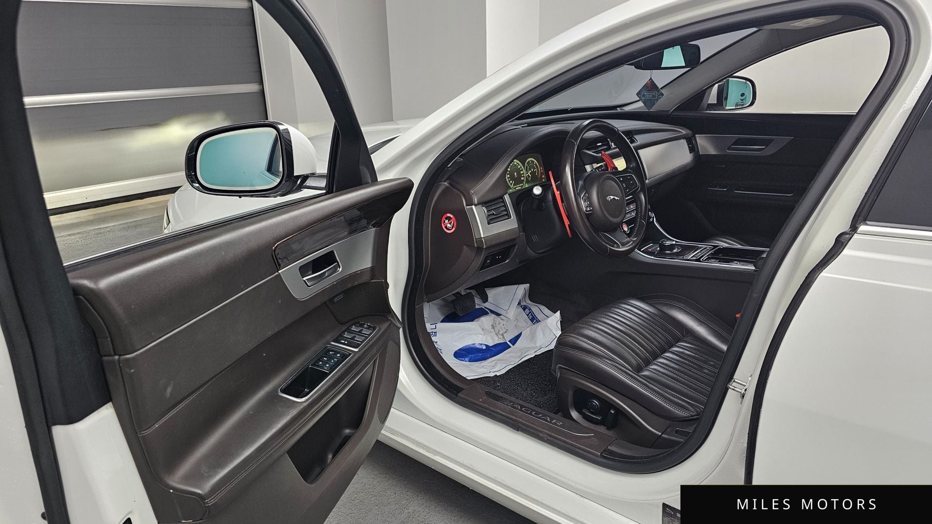 Jaguar XF (X260) 2017 — миниатюра 11