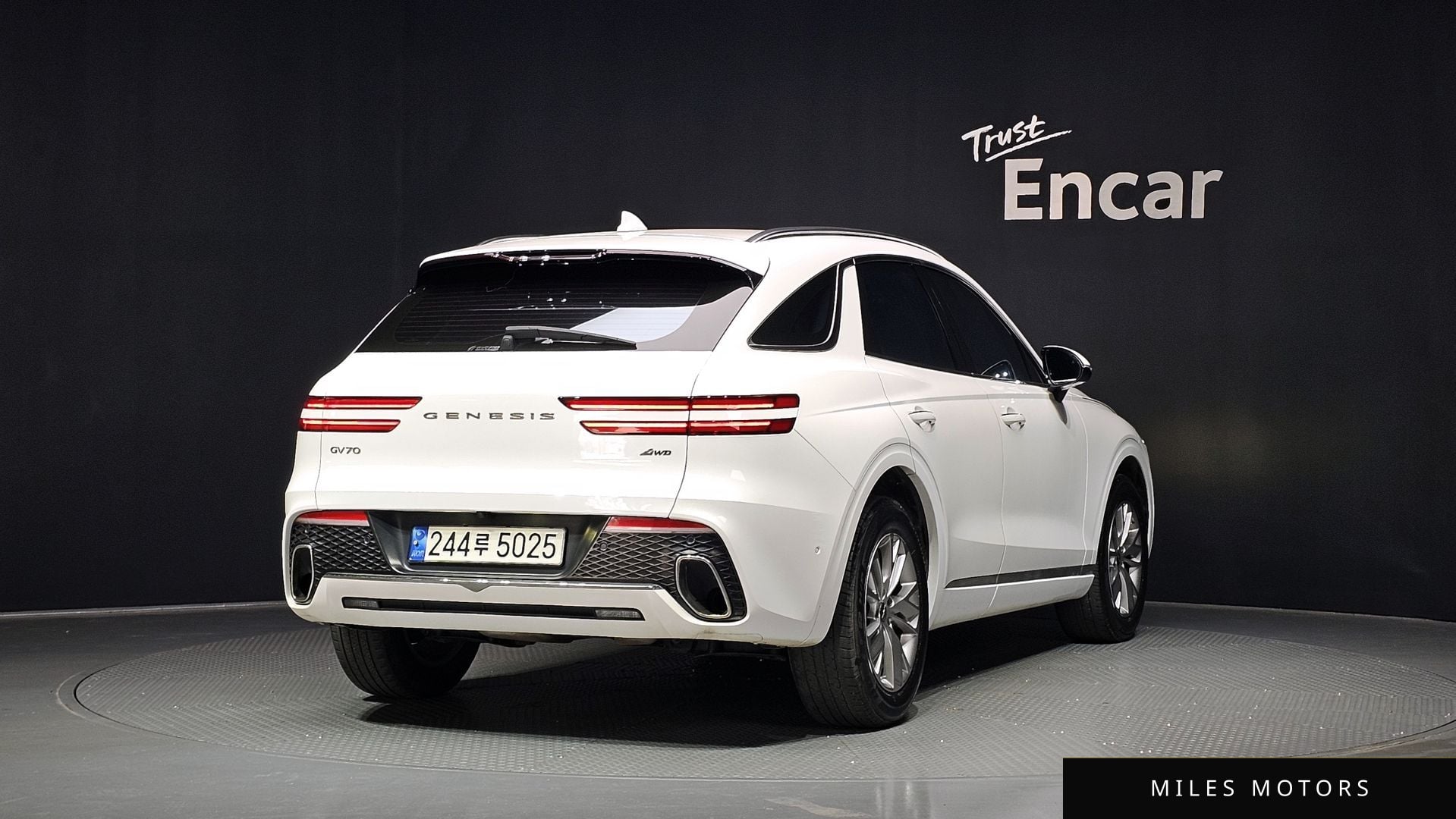 Genesis GV70 2023 — миниатюра 2