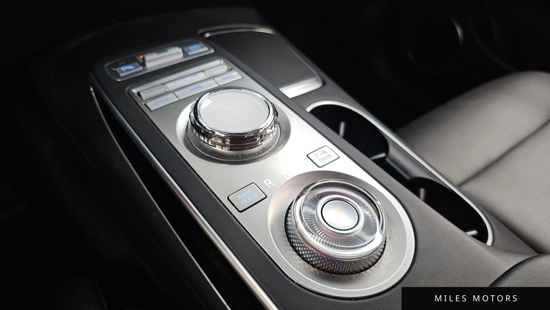Genesis GV70 2023 — миниатюра 12