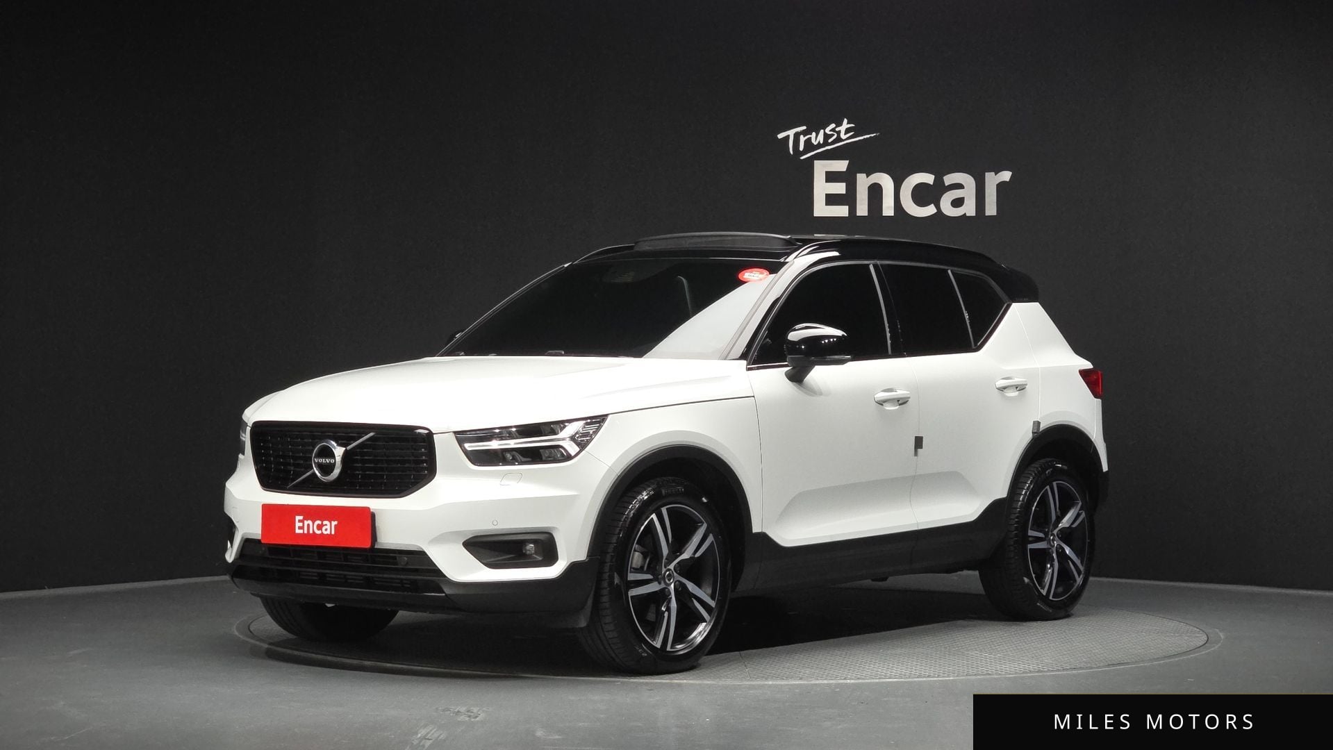Volvo XC40 2020 — фото 1 из 12