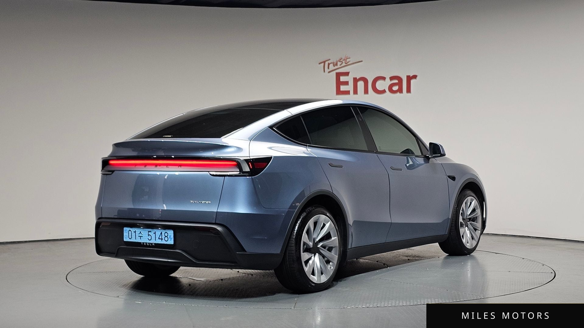 Tesla Model Y 2025 — фото 1 из 12