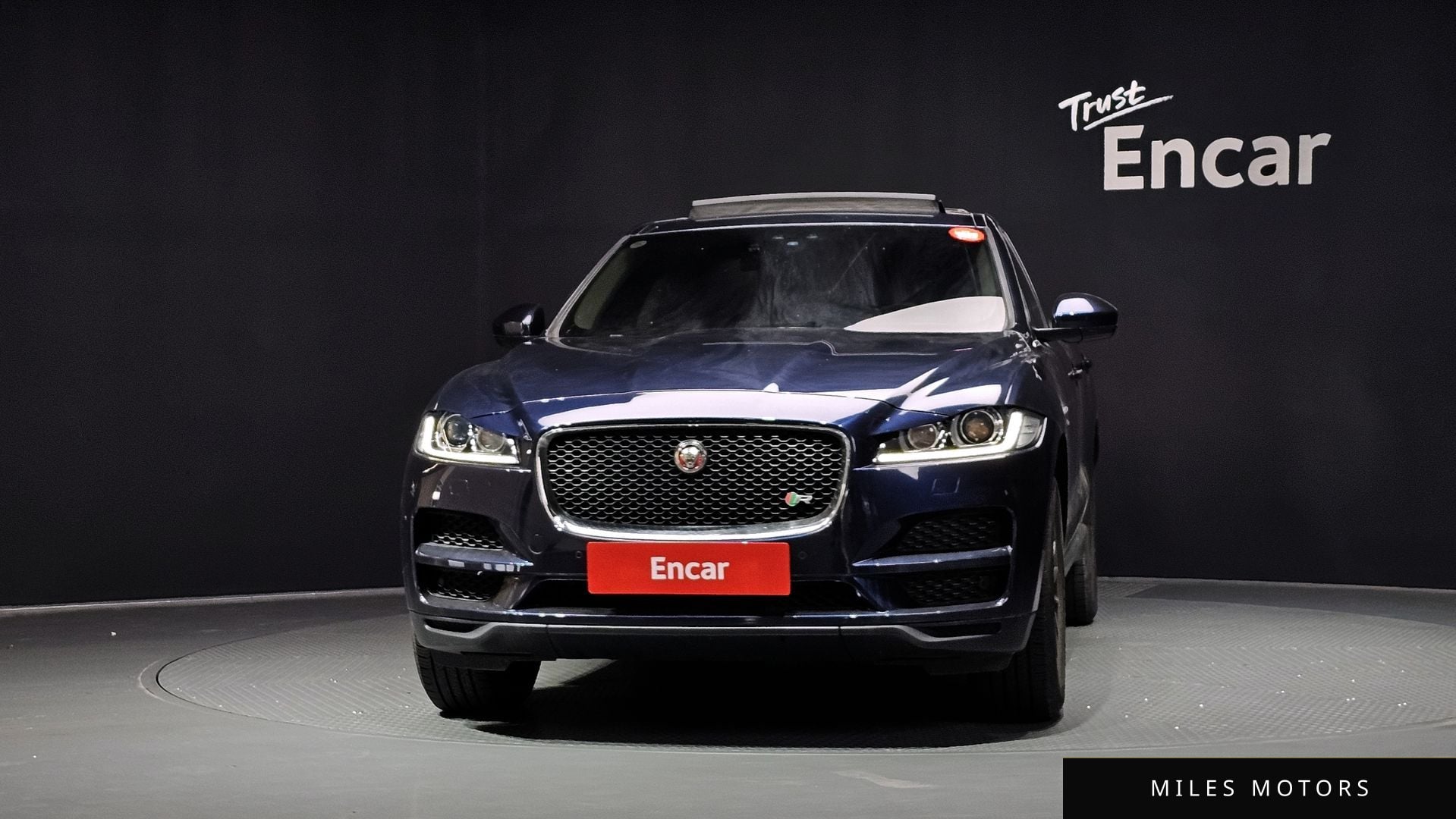 Jaguar F-PACE 2018 — миниатюра 3
